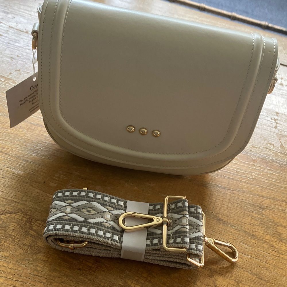 PRETTY SIMPLE Chic White Crossbody Bag with Gold Accents